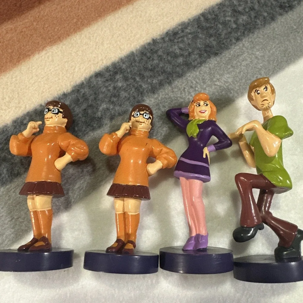 Scooby Doo, Chess   Rook/ Queen/ knight  Lot of  4  Cartoon Network ! Halloween